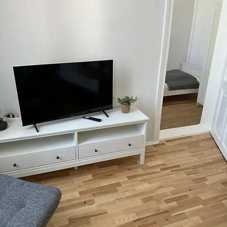 Grosszuegiges 2-zimmer-appartement Im Zentrum Von Direkt An Der Havel *